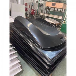 Guscio di plastica per auto senza conducente